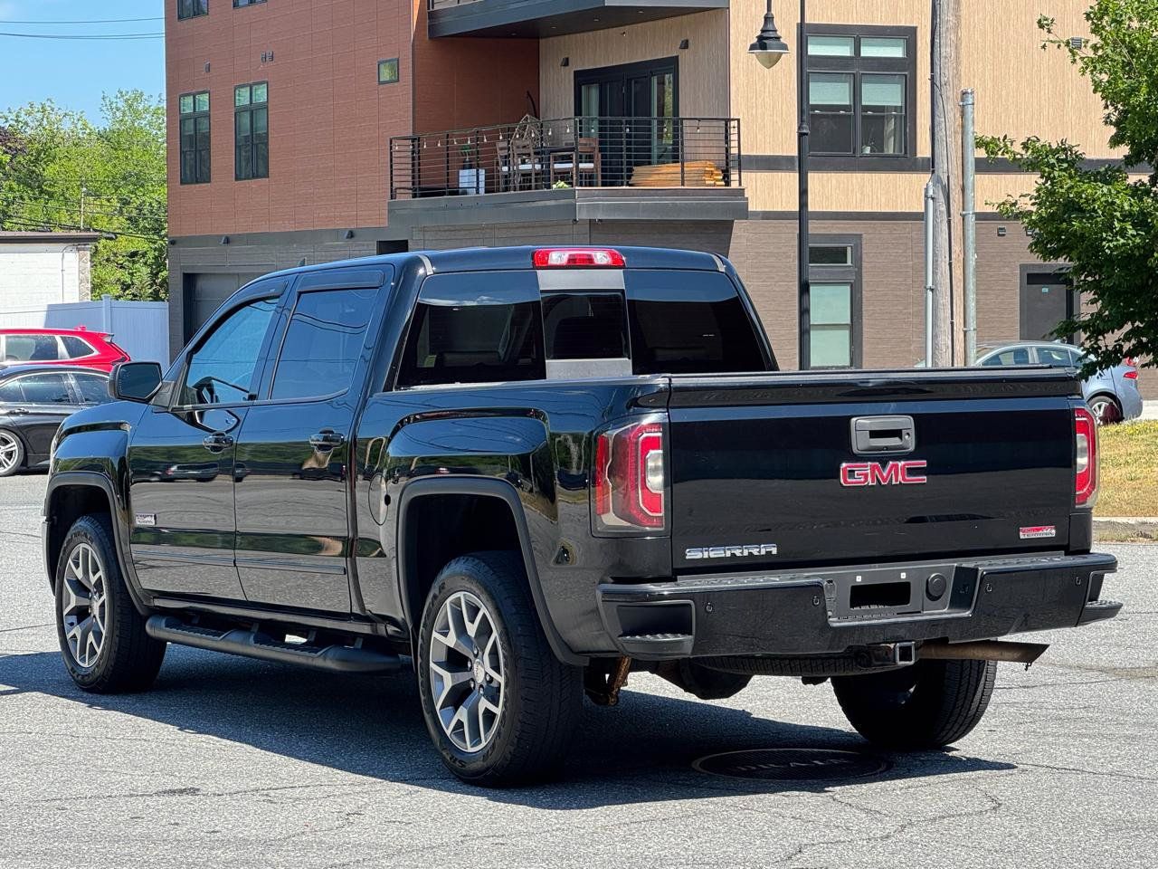 Used 2018 GMC Sierra 1500 SLT AWD/4WD image 4