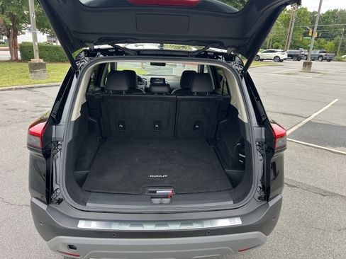 Certified 2023 Nissan Rogue SV w/ SV Premium B Package AWD/4WD image 15