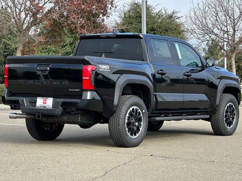 New 2025 Toyota Tacoma TRD Off-Road image 4