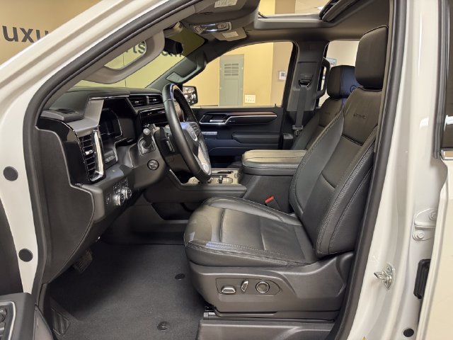 Used 2025 GMC Sierra 1500 Denali AWD/4WD image 9