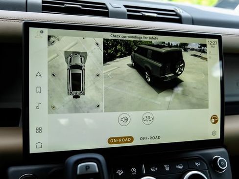 New 2026 Land Rover Defender 130 X-Dynamic SE AWD/4WD image 27