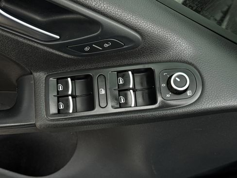 Used 2013 Volkswagen Golf R 4-Door image 21