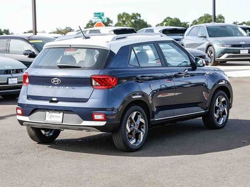 New 2026 Hyundai Venue SEL FWD image 5