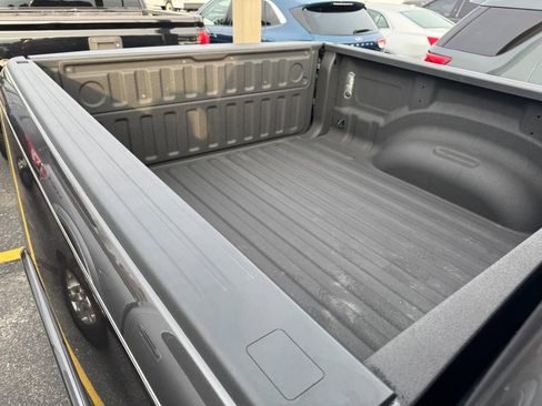 Used 2022 RAM 1500 Limited w/ Body Color Bumper Group image 5