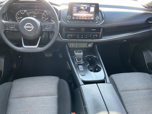 Used 2022 Nissan Rogue S image 8