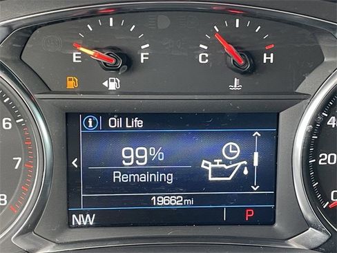 Used 2023 GMC Acadia SLE w/ Driver Convenience Package image 14