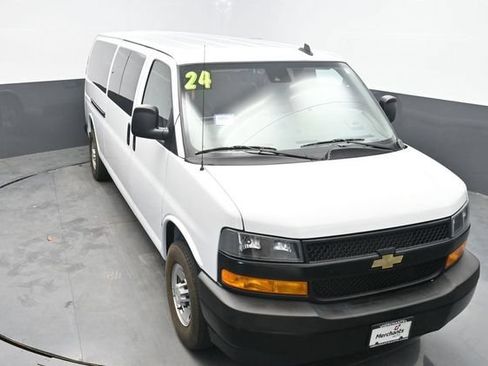 Used 2024 Chevrolet Express 3500 LS RWD image 25
