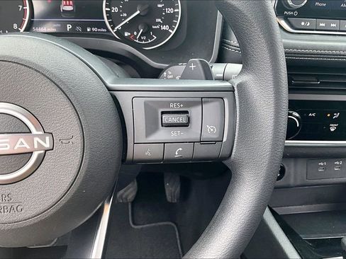 Used 2024 Nissan Rogue S image 12