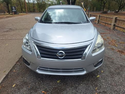 Used 2014 Nissan Altima 2.5 S w/ Display Audio Package image 5