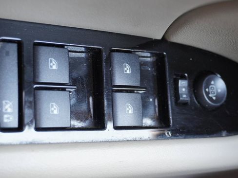 Used 2013 Cadillac XTS Premium FWD image 31