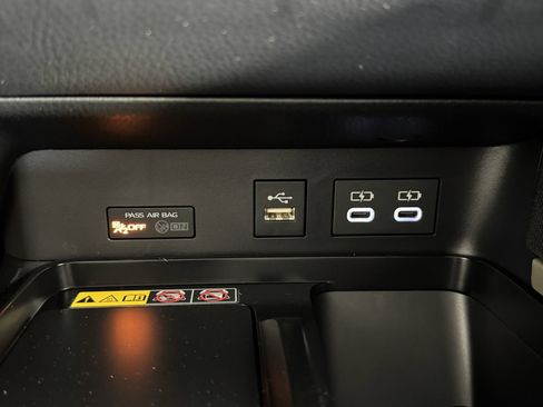 Used 2026 Toyota Camry LE w/ Convenience Package FWD image 3