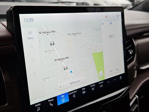 Used 2024 Ford Expedition Limited image 19