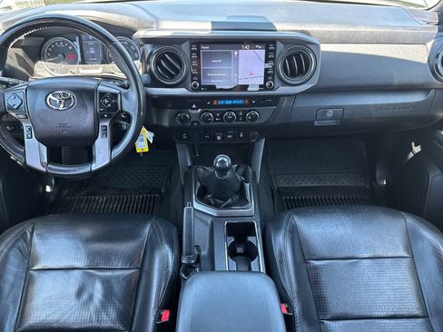 Used 2021 Toyota Tacoma TRD Off-Road w/ TRD Premium Off Road Package AWD/4WD image 13