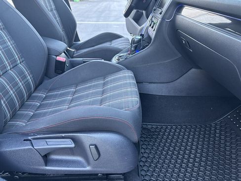 Used 2012 Volkswagen Golf 4-Door FWD image 34