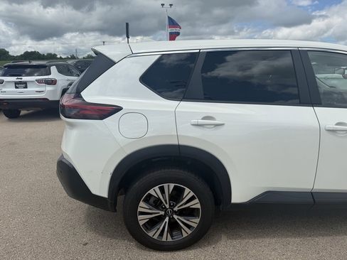 Used 2023 Nissan Rogue SV image 26