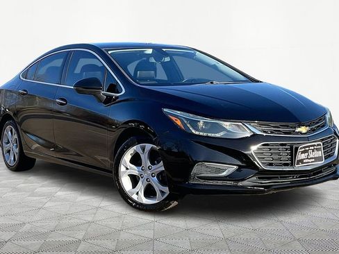 Used 2017 Chevrolet Cruze Premier image 1