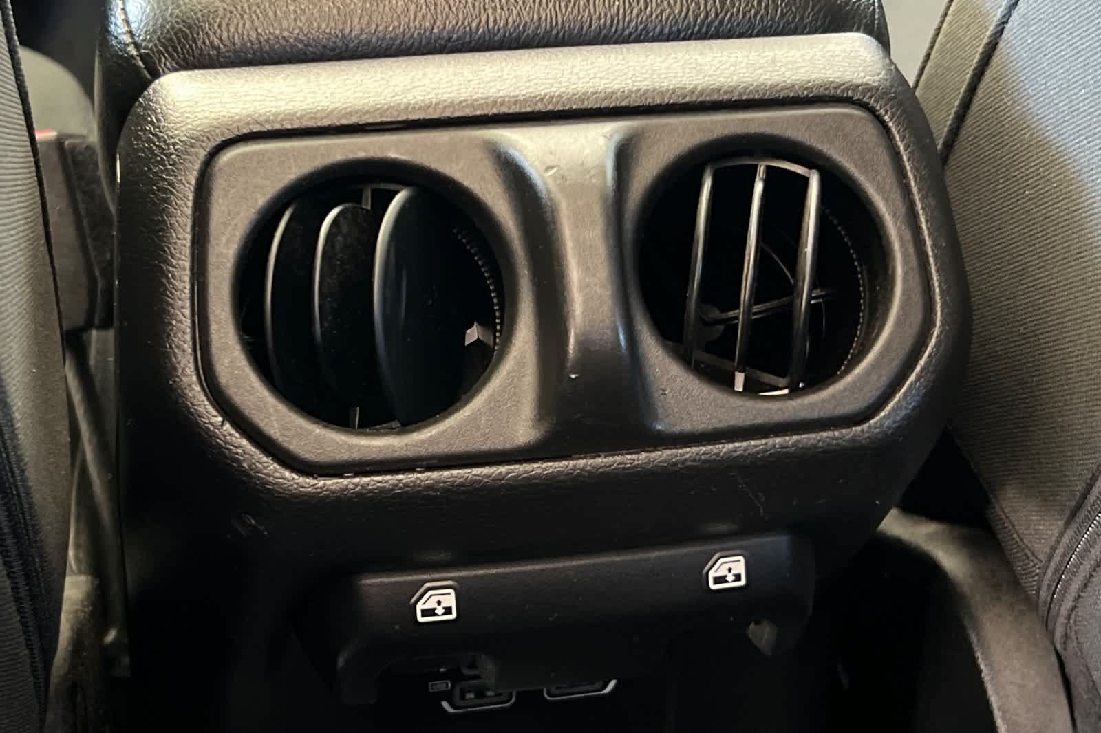 Used 2022 Jeep Gladiator Sport AWD/4WD image 14
