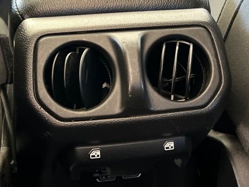 Used 2022 Jeep Gladiator Sport AWD/4WD image 14