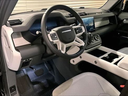 Certified 2025 Land Rover Defender 110 S image 24