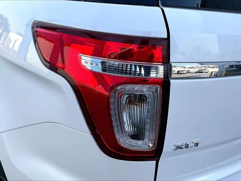 Used 2014 Ford Explorer XLT w/ Equipment Group 202A image 27