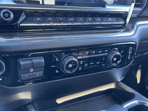 Used 2024 Chevrolet Silverado 1500 LT Trail Boss w/ Convenience Package II image 26