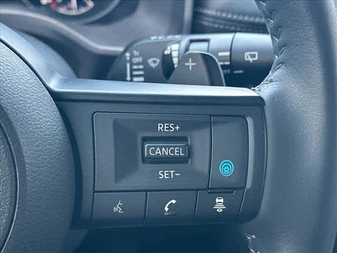Used 2024 Nissan Rogue SV w/ SV Premium Package FWD image 21