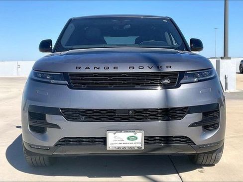 Used 2025 Land Rover Range Rover Sport SE image 3