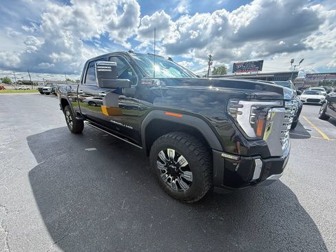 Used 2024 GMC Sierra 2500 Denali w/ Denali Reserve Package AWD/4WD image 1