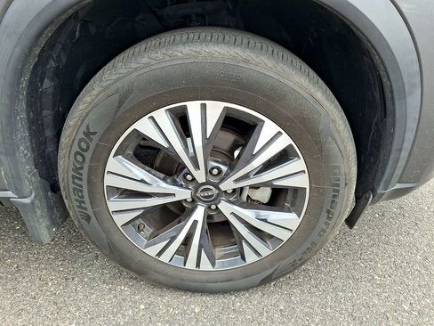 Used 2023 Nissan Rogue SV AWD/4WD image 9