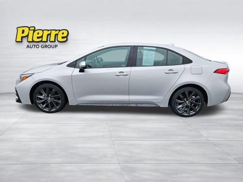 Used 2024 Toyota Corolla SE FWD image 2