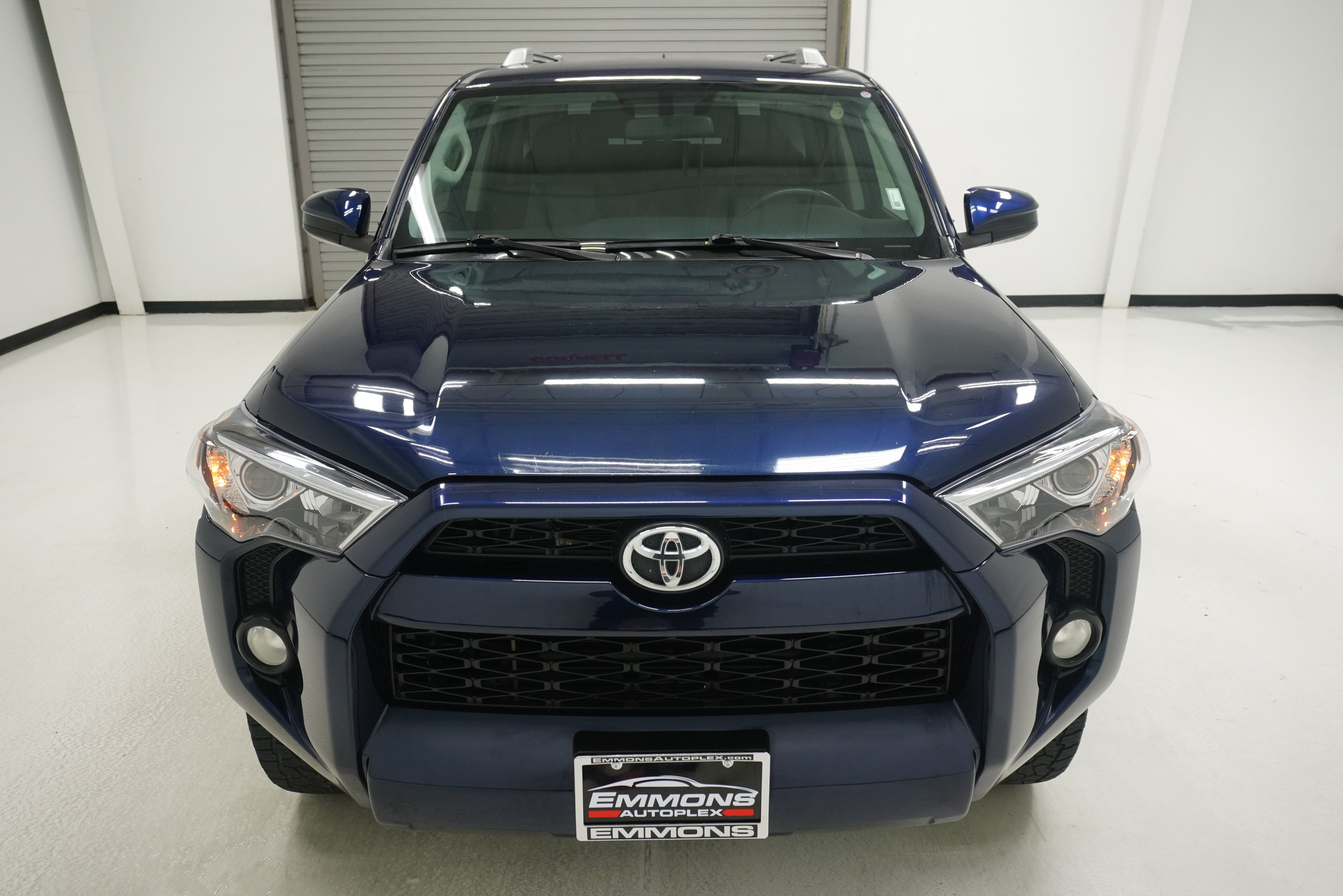 Used 2016 Toyota 4Runner SR5 RWD image 2