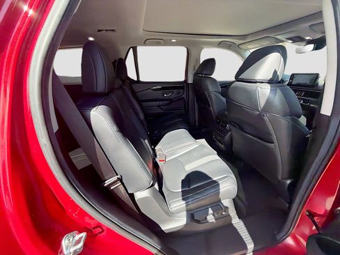 Certified 2024 Honda Pilot Touring image 29