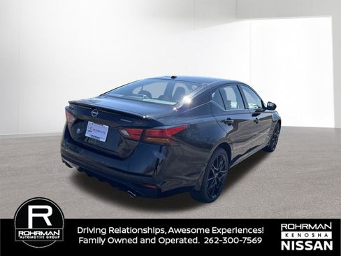 New 2026 Nissan Altima 2.5 SR w/ SR Midnight Edition Package image 5