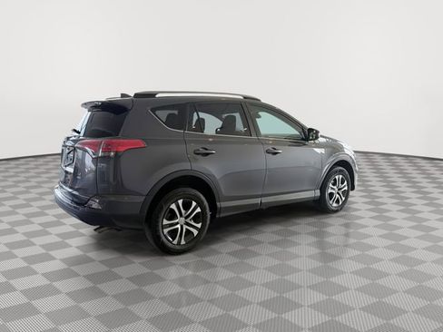 Used 2018 Toyota RAV4 LE w/ Carpet Mat Package image 11