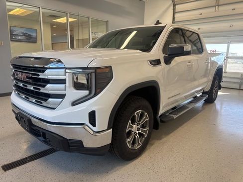 New 2026 GMC Sierra 1500 SLE w/ X31 Off-Road Package AWD/4WD image 9