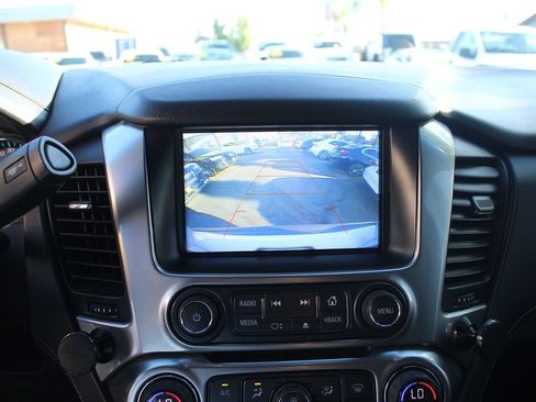 Used 2018 Chevrolet Suburban LS RWD image 28