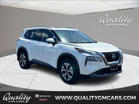 Used 2021 Nissan Rogue SV w/ Premium Package FWD image 1