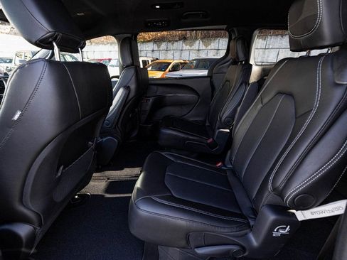 New 2026 Chrysler Voyager LX image 24