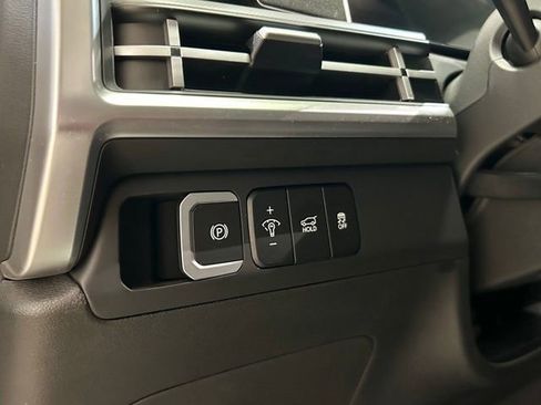 Used 2025 Hyundai Santa Fe SEL FWD image 35