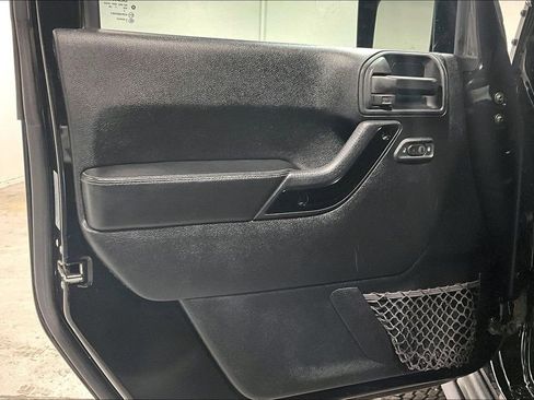 Used 2017 Jeep Wrangler Unlimited Sahara image 21