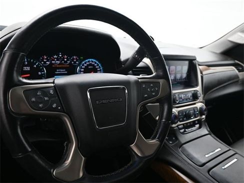 Used 2020 GMC Yukon Denali w/ Denali Ultimate Package image 10