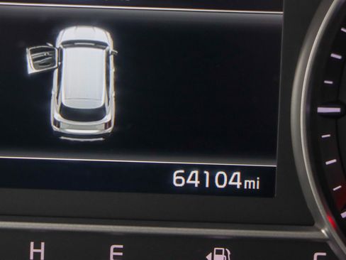 Used 2023 Kia Sorento LX image 16