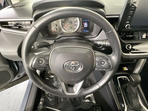 Used 2022 Toyota Corolla Cross LE AWD/4WD image 11