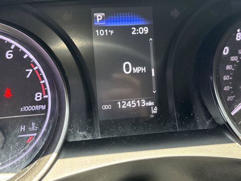 Used 2021 Toyota Camry SE FWD image 37
