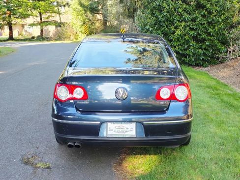 Used 2008 Volkswagen Passat Komfort FWD image 4