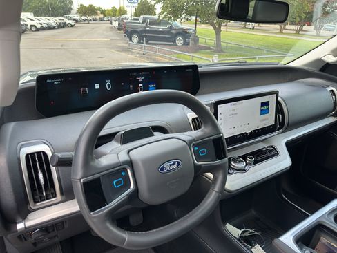 Used 2025 Ford Expedition Active AWD/4WD image 20