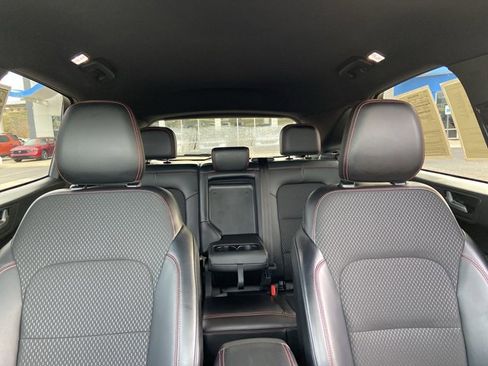 Used 2025 Ford Escape ST-Line image 18