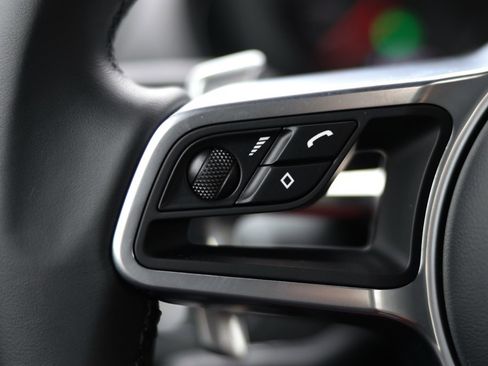 Used 2025 Porsche 718 Cayman image 56