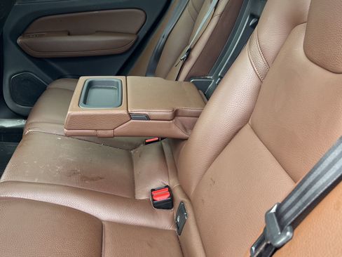 Used 2019 Volvo XC60 T5 Momentum w/ Multimedia Package image 20