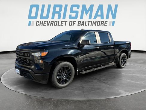 Used 2023 Chevrolet Silverado 1500 Custom image 2